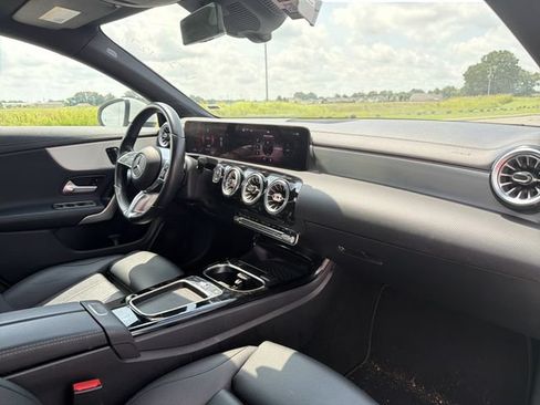 Used 2025 Mercedes-Benz CLA 250 image 14