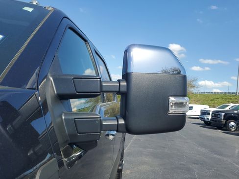 Certified 2023 Ford F250 Platinum image 4