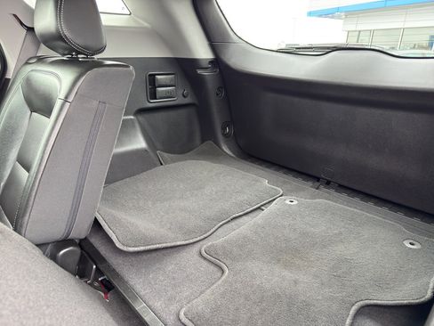 Certified 2024 GMC Terrain SLT image 34