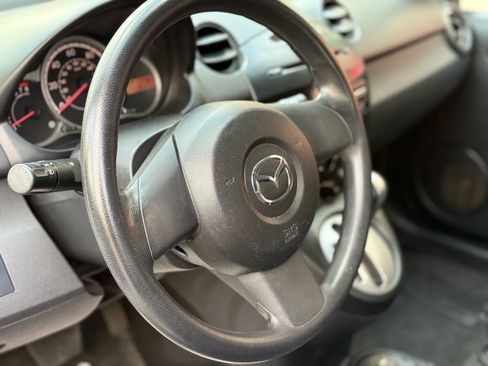 Used 2014 MAZDA MAZDA2 Sport image 12