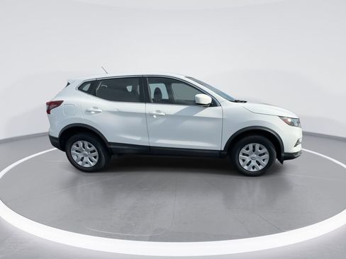 Used 2020 Nissan Rogue Sport S image 9