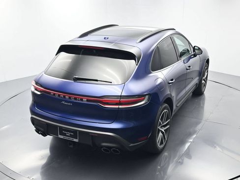 Certified 2025 Porsche Macan AWD/4WD image 37