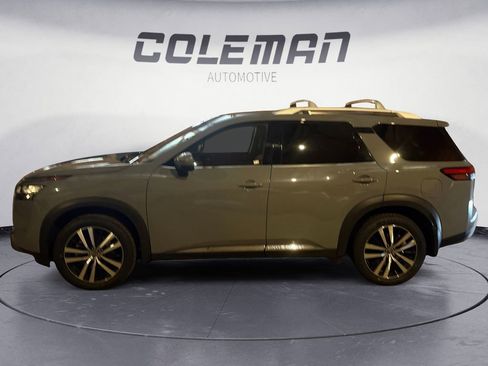 Used 2024 Nissan Pathfinder Platinum w/ Cargo Package image 2