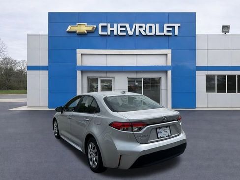 Used 2024 Toyota Corolla LE FWD image 5