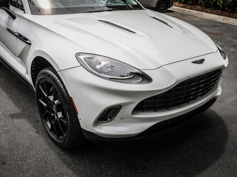 Used 2022 Aston Martin DBX AWD/4WD image 9