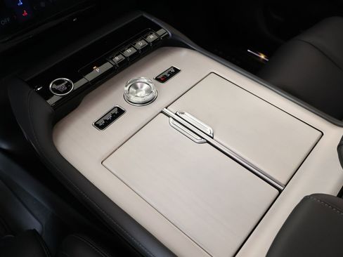 New 2025 Lincoln Navigator Reserve w/ Jet Appearance Package AWD/4WD image 9