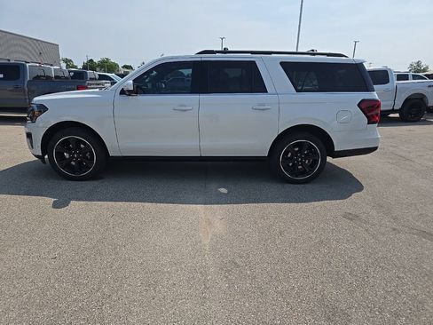 Used 2022 Ford Expedition Max Limited AWD/4WD image 3