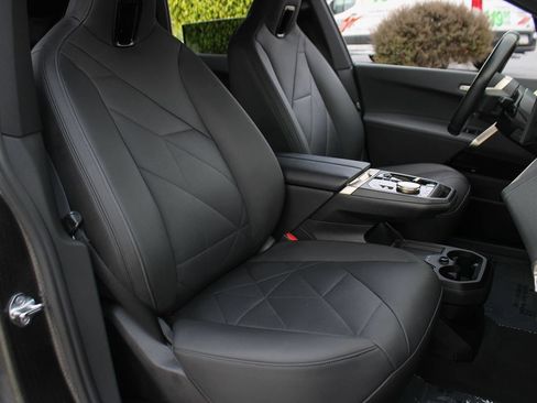 Used 2024 BMW iX xDrive50 w/ Premium Package AWD/4WD image 21