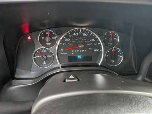 Used 2024 GMC Savana 2500 w/ Driver Convenience Package image 17