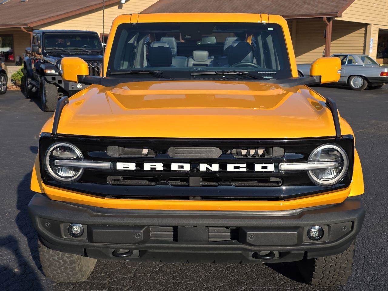 Used 2022 Ford Bronco Outer Banks AWD/4WD image 12