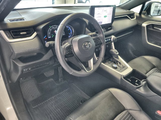 Used 2024 Toyota RAV4 XSE AWD/4WD image 14