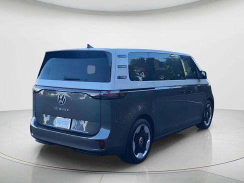 New 2025 Volkswagen ID. Buzz Pro S image 8