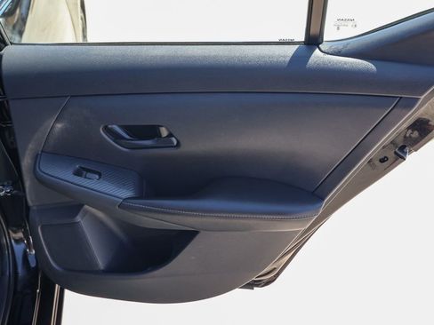 Used 2024 Nissan Sentra SV FWD image 18