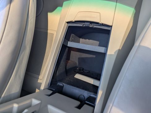 Used 2005 BMW Z4 2.5i image 21