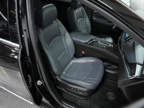 Used 2024 Buick Enclave Essence w/ Experience Buick Package image 18