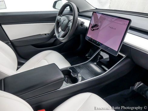 Used 2020 Tesla Model 3 Standard Range Plus image 36