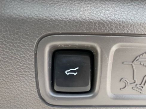 Used 2019 Ford Expedition XLT w/ Equipment Group 202A image 13