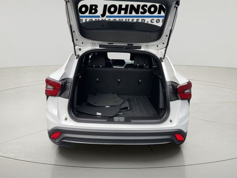 Used 2024 Chevrolet Trax RS w/ Driver Confidence Package FWD image 9