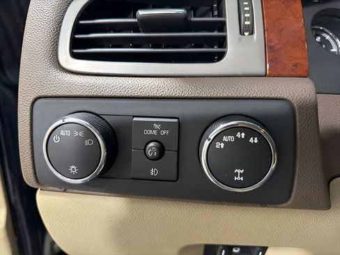 Used 2011 Chevrolet Tahoe LTZ AWD/4WD image 20
