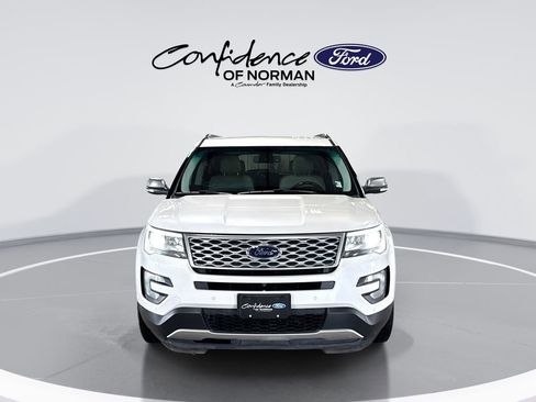 Used 2017 Ford Explorer Platinum AWD/4WD image 2