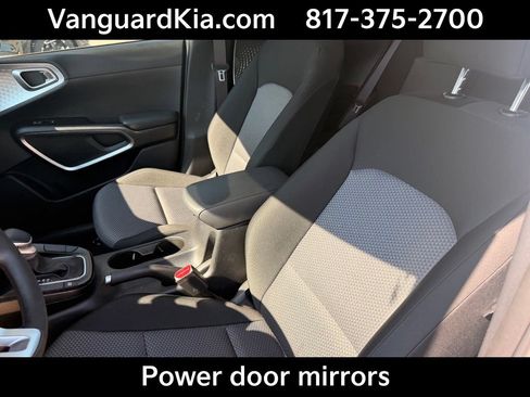 Certified 2025 Kia Soul LX w/ LX Technology Package FWD image 13