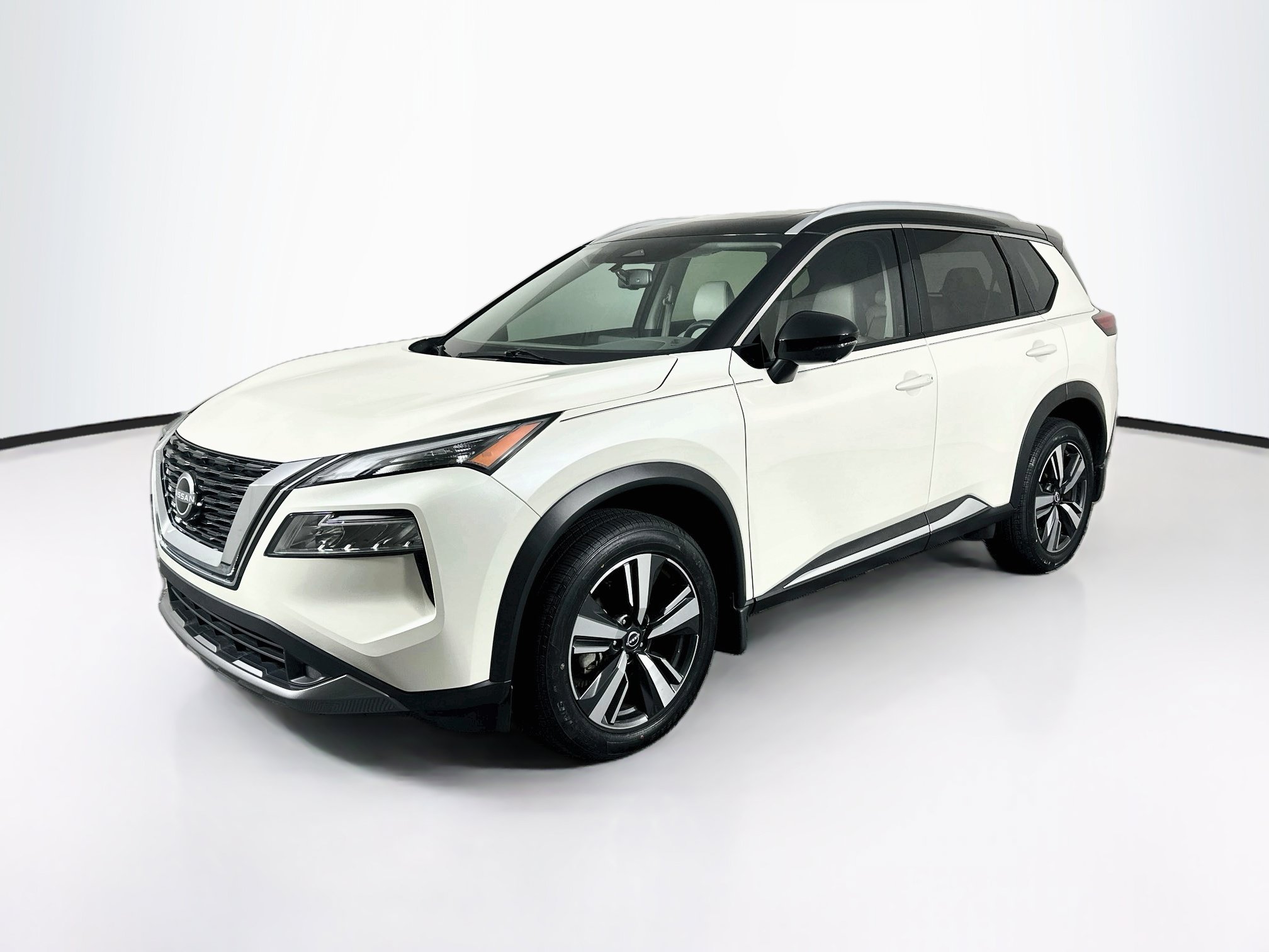 Used 2023 Nissan Rogue SL AWD/4WD image 3