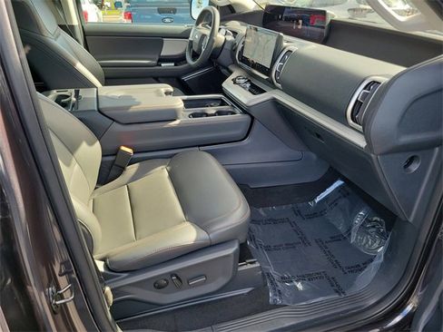 Certified 2025 Ford Expedition Max Active image 16