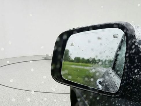 Used 2018 Jeep Grand Cherokee Limited AWD/4WD image 12