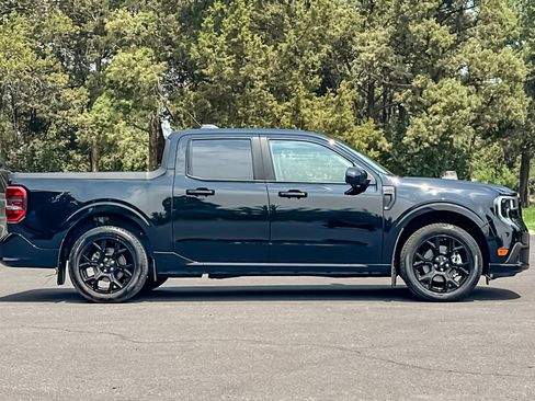 Used 2025 Ford Maverick Lobo AWD/4WD image 3