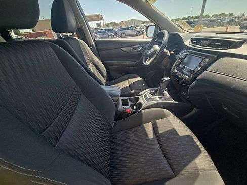 Used 2019 Nissan Rogue SV FWD image 11