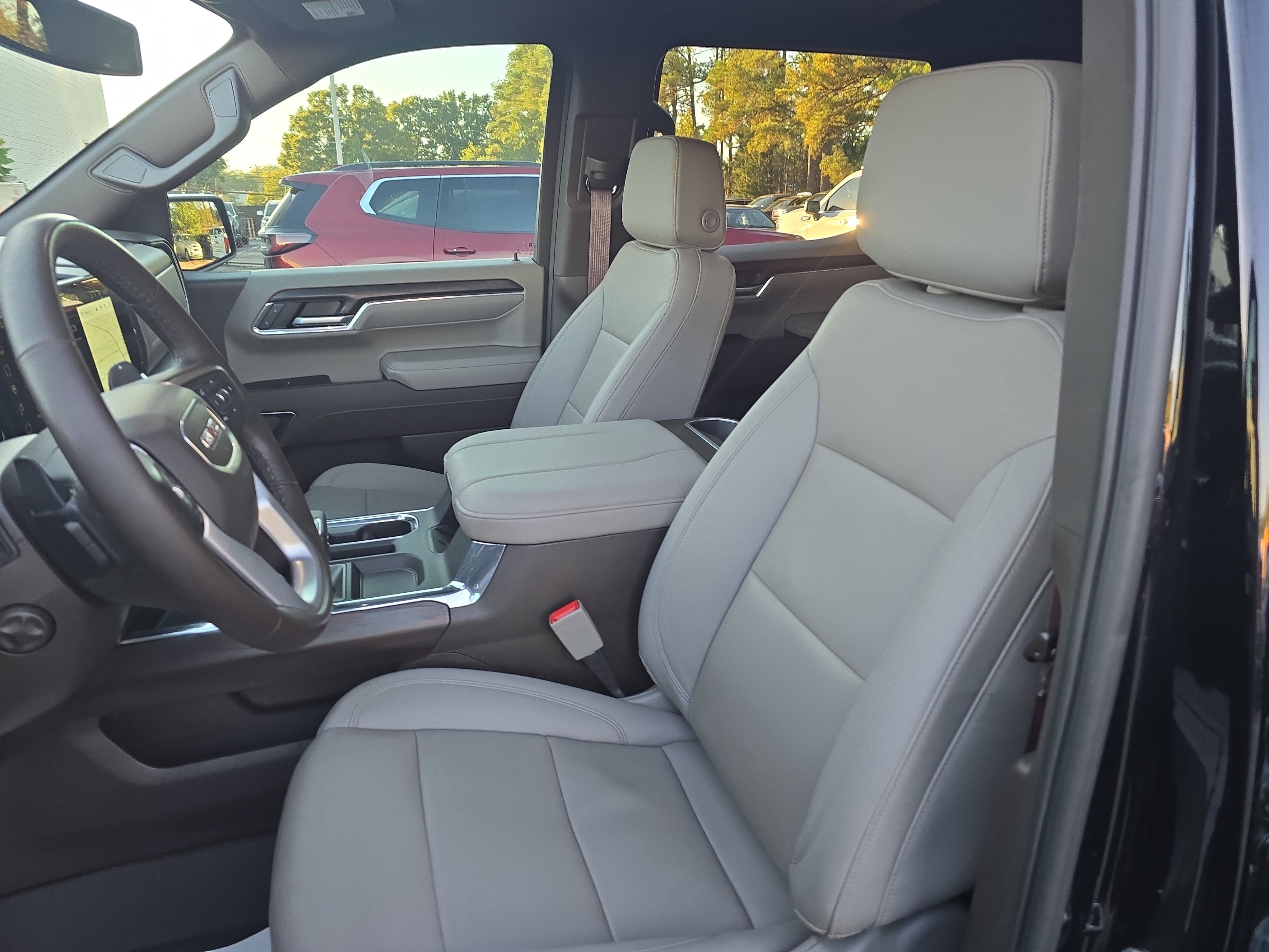 Used 2024 GMC Sierra 1500 SLT w/ SLT Premium Plus Package AWD/4WD image 16