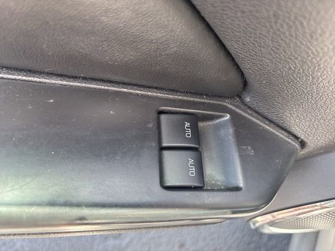 Used 2010 Ford Mustang GT Premium RWD image 6