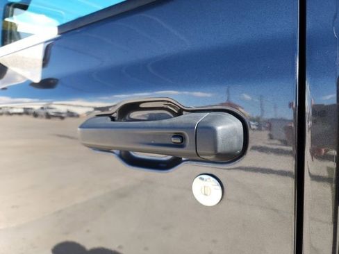 Used 2023 Jeep Gladiator Willys image 12