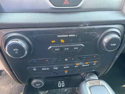 Used 2021 Ford Ranger XLT w/ Equipment Group 301A Mid AWD/4WD image 18