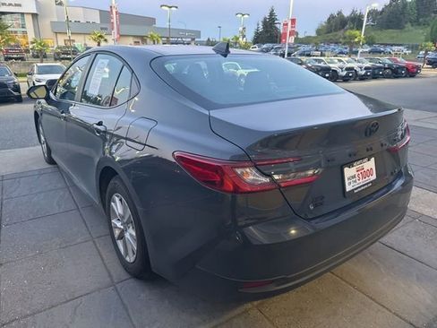 Used 2025 Toyota Camry LE AWD/4WD image 5