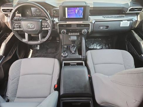 Certified 2025 Toyota Tacoma SR5 AWD/4WD image 22