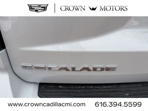 New 2026 Cadillac Escalade Platinum Luxury w/ LPO, Floor Liner Package image 10