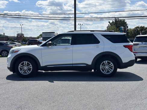 Used 2020 Ford Explorer XLT w/ Equipment Group 202A AWD/4WD image 3