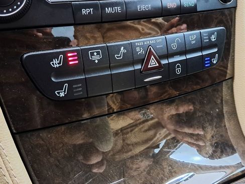 Used 2006 Mercedes-Benz CLS 55 AMG image 23