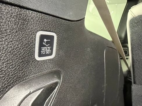 Used 2025 Jeep Wagoneer 4WD image 30