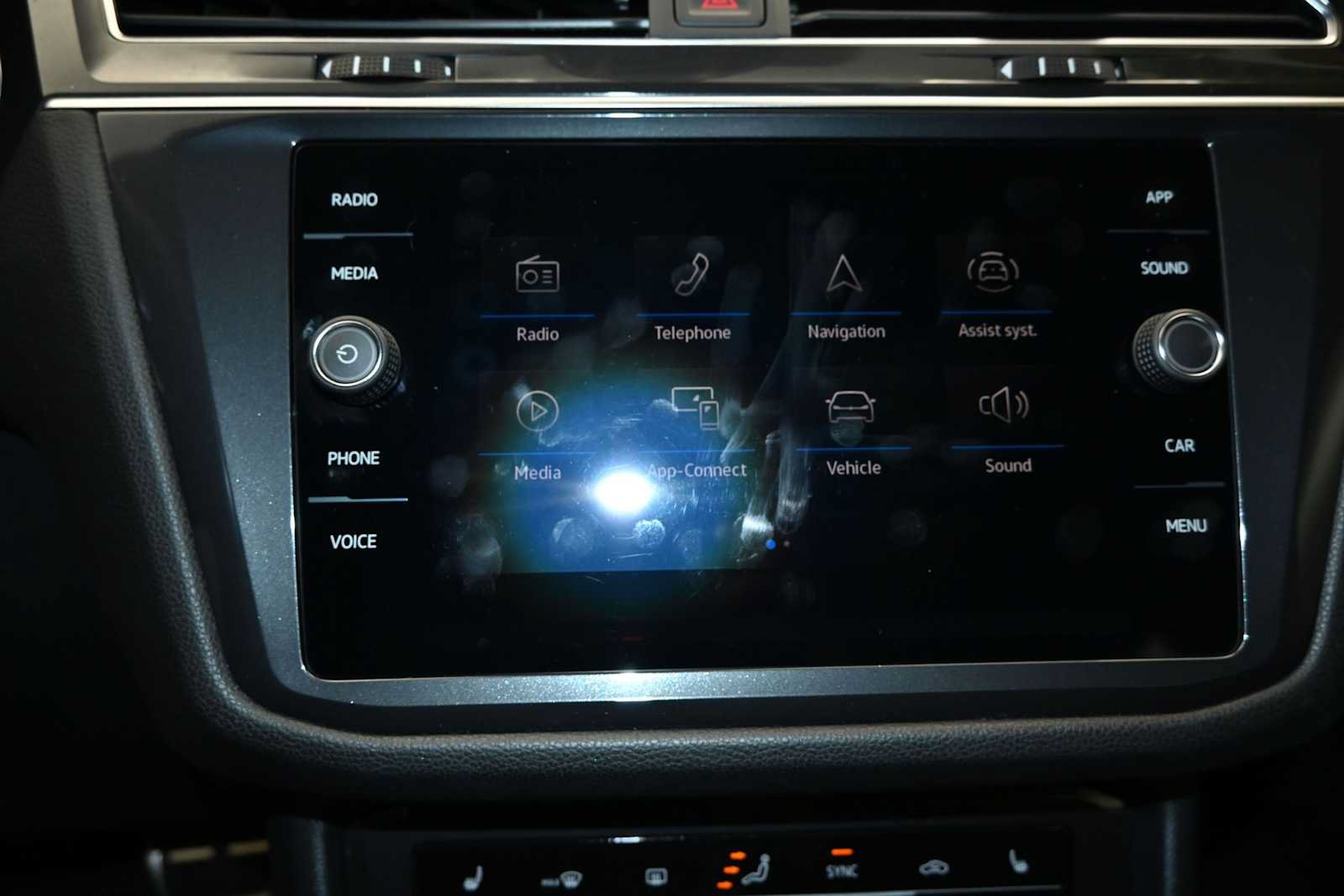 Used 2022 Volkswagen Tiguan SE R-Line AWD/4WD image 15