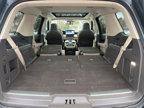 Used 2022 Lincoln Navigator Reserve image 30