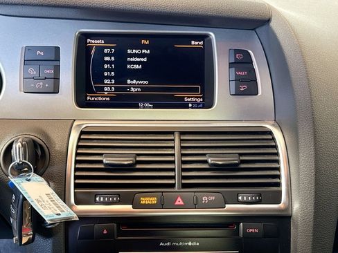 Used 2015 Audi Q7 3.0T S line Prestige w/ 21" S Line Plus Package image 15