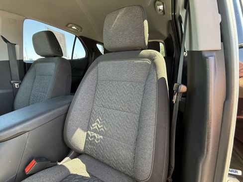 Used 2022 Chevrolet Equinox LT image 24
