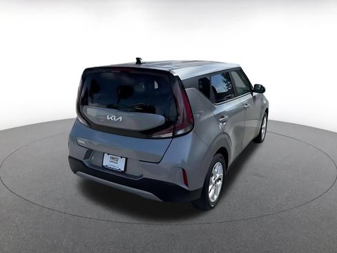 Used 2025 Kia Soul LX w/ LX Technology Package FWD image 14