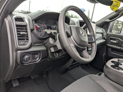 Used 2025 RAM 2500 Big Horn AWD/4WD image 10