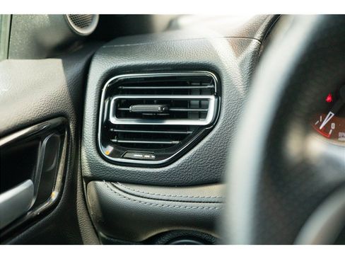Used 2023 Dodge Durango SXT AWD/4WD image 9