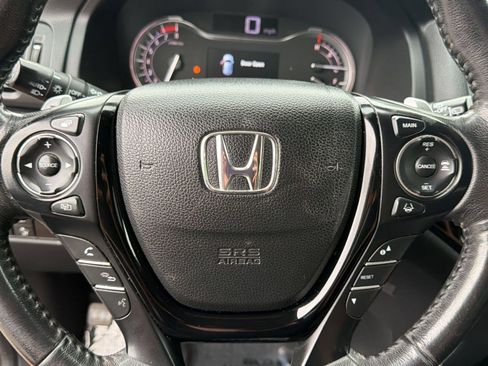 Used 2017 Honda Pilot Touring image 15