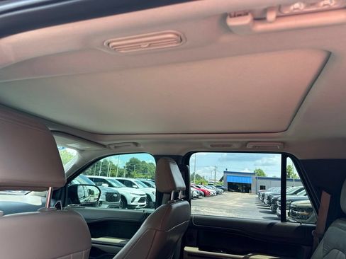 Used 2021 Ford Expedition Limited RWD image 16