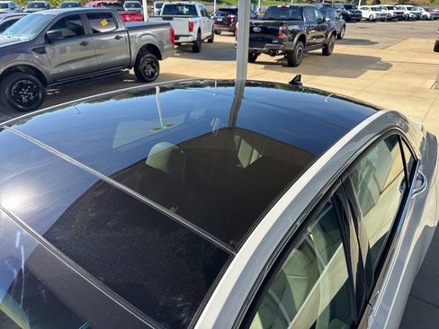 Used 2020 Lincoln Continental Reserve image 14